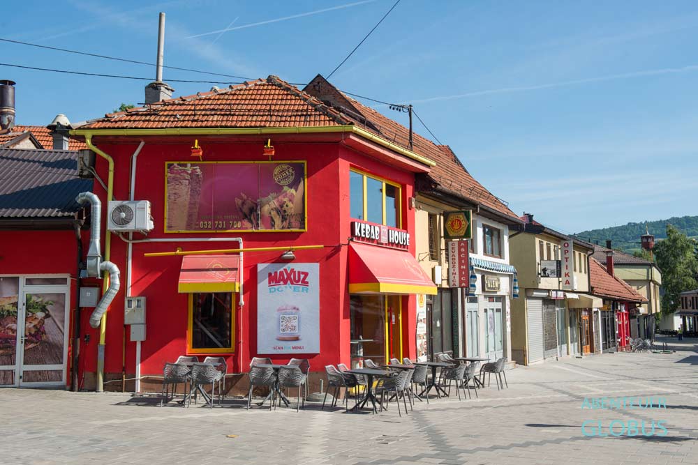 Fußgängerzone Carsijska in Visoko