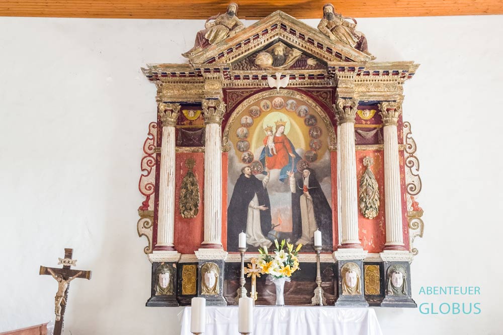 Hauptaltar der Kirche des Hl. Rosenkranzes in Draguc in Istrien, Kroatien
