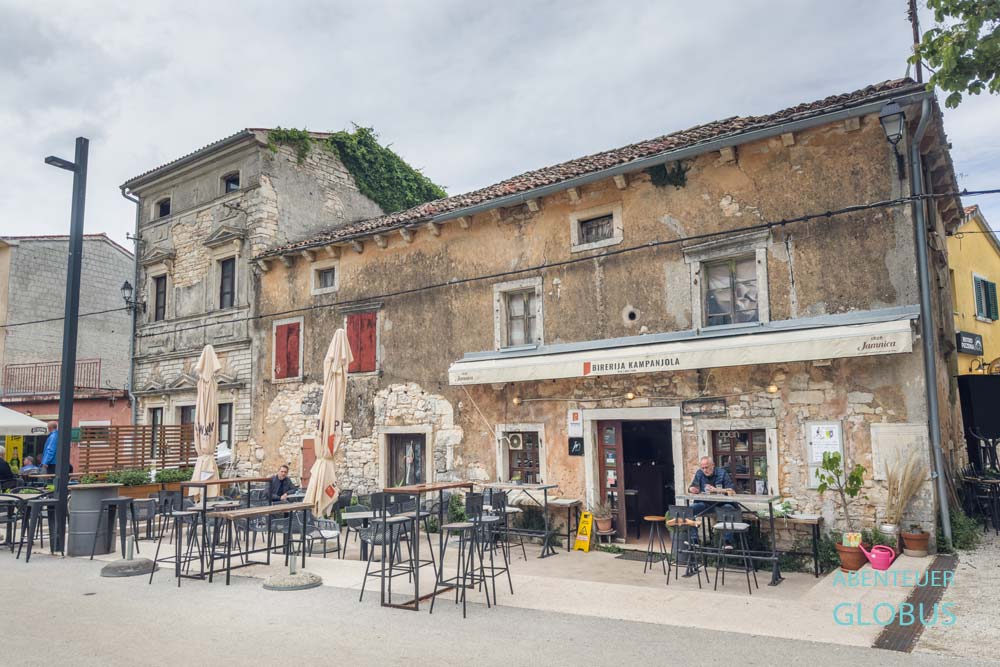 Bierlokal Birerija Kampanjola mit Freisitz in Svetvincenat