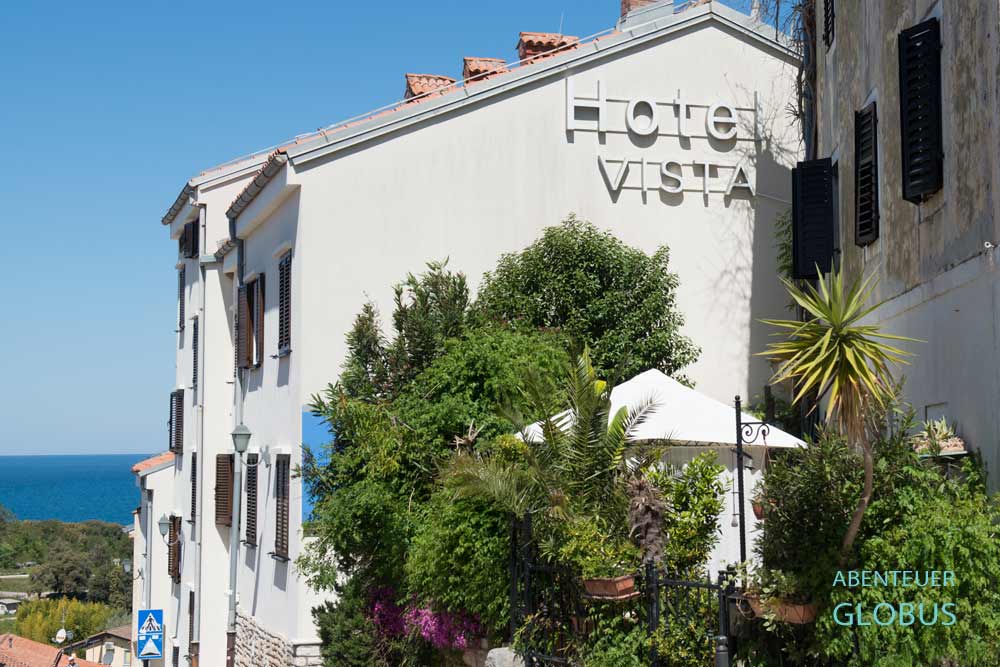 Außenfassade vom Hotel Vista in der Altstadt von Vrsar in Kroatien