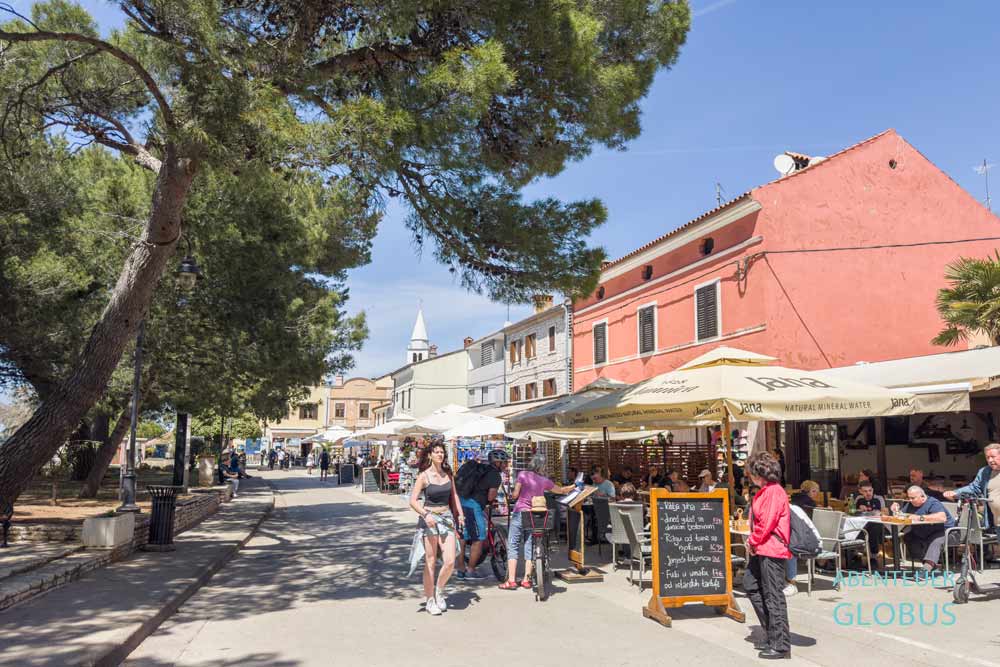 Restaurants in der Altstadt von Fažana in Istrien