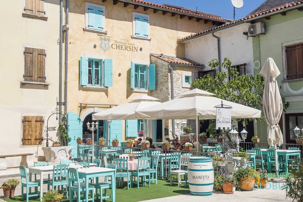 Heritage Hotel Chersin und Restaurant mit Freisitz in Fažana